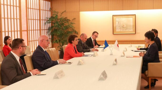 “si-duhet-dhe-besnikerisht”-–-japonia-i-kerkon-kosoves-zbatimin-e-marreveshjes-se-brukselit/ohrit