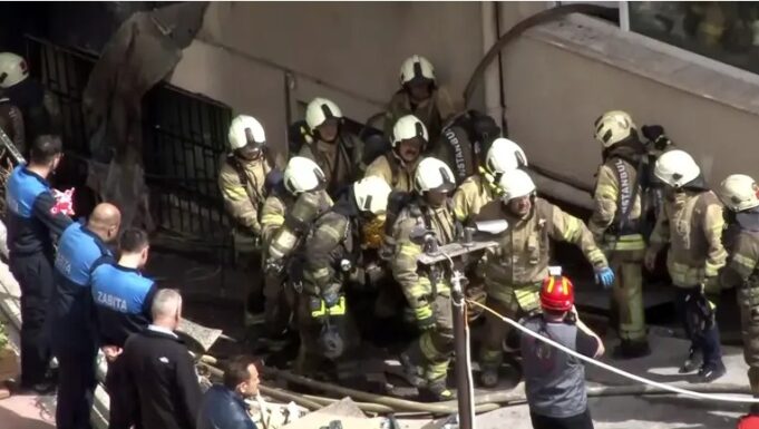 27-viktima-nga-nje-shperthim-zjarri-ne-nje-klub-nate-ne-stamboll