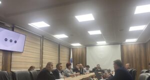 KQZ-ja miraton fletëvotimin për votimin në veri dhe shtyen për dy ditë regjistrimin e votuesve jashtë Kosovës kqz-ja-miraton-fletevotimin-per-votimin-ne-veri-dhe-shtyen-per-dy-dite-regjistrimin-e-votuesve-jashte-kosoves