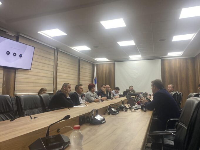 kqz-ja-miraton-fletevotimin-per-votimin-ne-veri-dhe-shtyen-per-dy-dite-regjistrimin-e-votuesve-jashte-kosoves