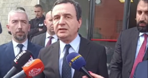 Kurti në Mitrovicën e Veriut: Serbia insiston të çojë dinarë cash – ne duam të ndalim financimin e terrorizmit kurti-ne-mitrovicen-e-veriut:-serbia-insiston-te-coje-dinare-cash-–-ne-duam-te-ndalim-financimin-e-terrorizmit