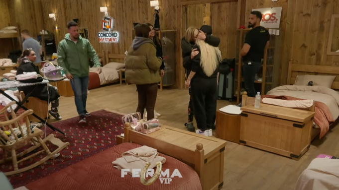 jepet-puthja-e-pare-ne-“ferma-vip”?!