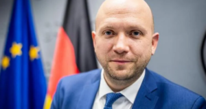 Sarrazin në Beograd, nesër takon Vuçiqin sarrazin-ne-beograd,-neser-takon-vuciqin