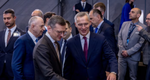 Ne duhet të bëjmë më shumë për të ndihmuar Ukrainën, thotë shefi i NATO-s ne-duhet-te-bejme-me-shume-per-te-ndihmuar-ukrainen,-thote-shefi-i-nato-s