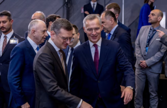 Ne duhet të bëjmë më shumë për të ndihmuar Ukrainën, thotë shefi i NATO-s ne-duhet-te-bejme-me-shume-per-te-ndihmuar-ukrainen,-thote-shefi-i-nato-s