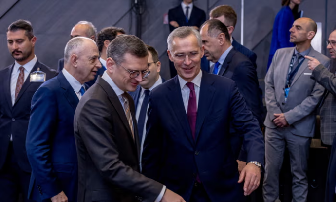 ne-duhet-te-bejme-me-shume-per-te-ndihmuar-ukrainen,-thote-shefi-i-nato-s