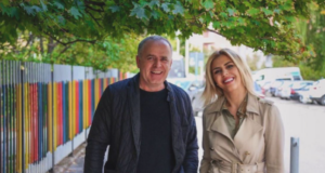 Urimi i veçantë i Blerta Deliu Kodrës për bashkëshortin e saj urimi-i-vecante-i-blerta-deliu-kodres-per-bashkeshortin-e-saj