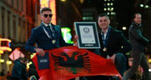 Artan dhe Arnold Balla, dy vëllezërit shqiptarë hyn në Librin e Rekordeve Guinness artan-dhe-arnold-balla,-dy-vellezerit-shqiptare-hyn-ne-librin-e-rekordeve-guinness