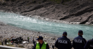 Aksidenti me emigrantët në Shqipëri ndez polemika për trafikimin me njerëz aksidenti-me-emigrantet-ne-shqiperi-ndez-polemika-per-trafikimin-me-njerez
