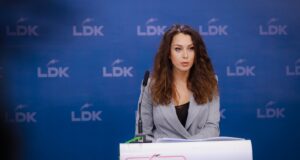 Kica-Xhelili: Qeveria po propagandon rreth luftimit të korrupsionit dhe lirisë së medias kica-xhelili:-qeveria-po-propagandon-rreth-luftimit-te-korrupsionit-dhe-lirise-se-medias