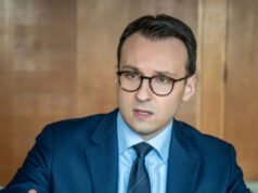 Petkoviq i kapet ambasadorit gjerman në Kosovë: Po sulmoni Listën Serbe petkoviq-i-kapet-ambasadorit-gjerman-ne-kosove:-po-sulmoni-listen-serbe