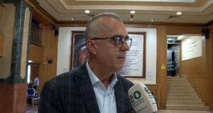 Dugolli: Lista Serbe s’mund të manipulojë më me lista zgjedhore, i mbron interesat e bandës së Radojçiqit dugolli:-lista-serbe-s’mund-te-manipuloje-me-me-lista-zgjedhore,-i-mbron-interesat-e-bandes-se-radojciqit