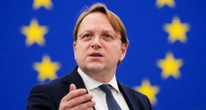 Varhelyi: Kosova të ofrojë një qasje më konstruktive në mënyrë që sanksionet të tërhiqen varhelyi:-kosova-te-ofroje-nje-qasje-me-konstruktive-ne-menyre-qe-sanksionet-te-terhiqen