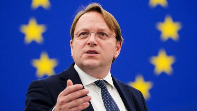 varhelyi:-kosova-te-ofroje-nje-qasje-me-konstruktive-ne-menyre-qe-sanksionet-te-terhiqen