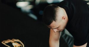 Don Xhoni blen veturë luksoze don-xhoni-blen-veture-luksoze