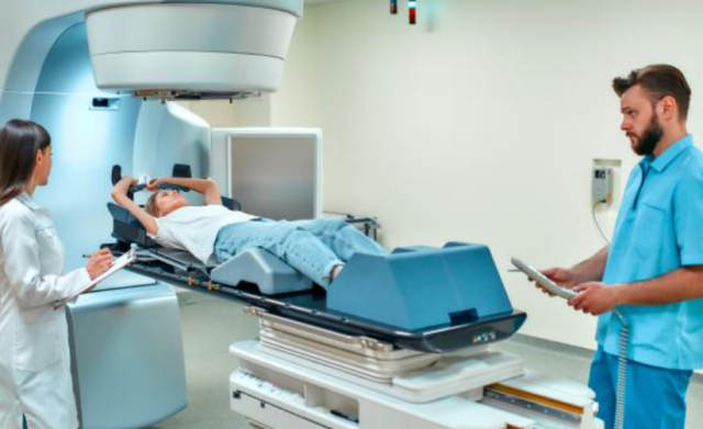 kanceri-i-gjirit-te-te-rejat,-cila-eshte-doza-me-e-mire-e-radioterapise-per-te-parandaluar-perseritjen?