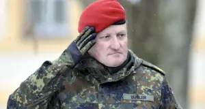 Ish-komandanti i KFOR-it: Sulmi në Banjskë ishte terrorist, të përfshira në të edhe institucionet e Serbisë ish-komandanti-i-kfor-it:-sulmi-ne-banjske-ishte-terrorist,-te-perfshira-ne-te-edhe-institucionet-e-serbise