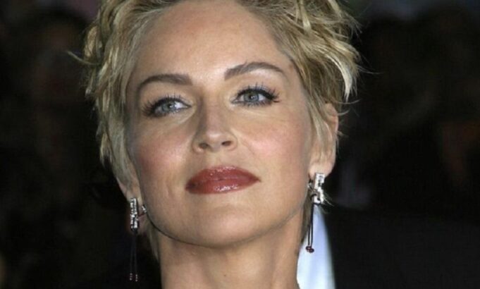 grate-ne-moshen-40-vjec-jane-te-plotesuara,-rrezatojne-siguri-e-urtesi