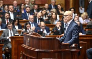 Vuçeviq para votimit të qeverisë së re serbe: S’e lejojmë anëtarësimin e Kosovës në KiE, me Shqipërinë kemi marrëdhënie të mira vuceviq-para-votimit-te-qeverise-se-re-serbe:-s’e-lejojme-anetaresimin-e-kosoves-ne-kie,-me-shqiperine-kemi-marredhenie-te-mira