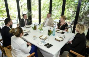 Kurti takon nënkryetaret serbe të komunave veriore, diskutojnë për lirinë e asociimit kurti-takon-nenkryetaret-serbe-te-komunave-veriore,-diskutojne-per-lirine-e-asociimit