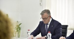 Naim Bardiqi lë përfundimisht Bordin Drejtues të SHSKUK-së, anëtarët e falënderojnë naim-bardiqi-le-perfundimisht-bordin-drejtues-te-shskuk-se,-anetaret-e-falenderojne