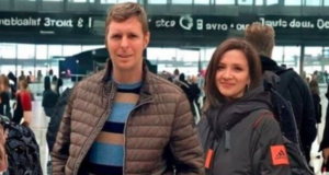 Princ Leka i prezanton partneres së re vajzën, vogëlushja shihet në shoqërinë e fotografes princ-leka-i-prezanton-partneres-se-re-vajzen,-vogelushja-shihet-ne-shoqerine-e-fotografes