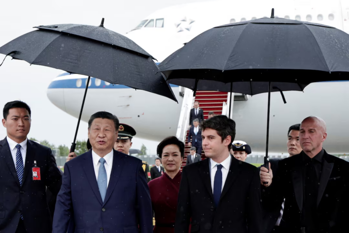 xi-jinping-vlereson-lidhjet-me-francen-ndersa-macron-pergatitet-te-flase-per-tregtine xi-jinping-vlereson-lidhjet-me-francen-ndersa-macron-pergatitet-te-flase-per-tregtine