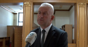 Deputeti i PDK akuzon ministrin Sveçla: Ka ndërmarrë veprime në veri pa e pyetur fare drejtorin e Policisë deputeti-i-pdk-akuzon-ministrin-svecla:-ka-ndermarre-veprime-ne-veri-pa-e-pyetur-fare-drejtorin-e-policise