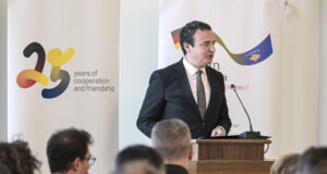 Kryeministri Kurti: Zvogëlimi i barrës administrative, një hap i rëndësishëm që të gjithë qytetarët të kenë mundësi të barabarta për të përfituar nga shërbimet e qeverisë kryeministri-kurti:-zvogelimi-i-barres-administrative,-nje-hap-i-rendesishem-qe-te-gjithe-qytetaret-te-kene-mundesi-te-barabarta-per-te-perfituar-nga-sherbimet-e-qeverise