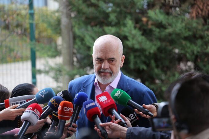 rama-‘sfidon’-drejtesine-e-spak-te-zbardhe-te-verteten,-pasi-bardhi-tha-se-eshte-thirrur-te-deshmoje-per-ceshtjen-e-“rihapur”-ndaj-olsi-rames