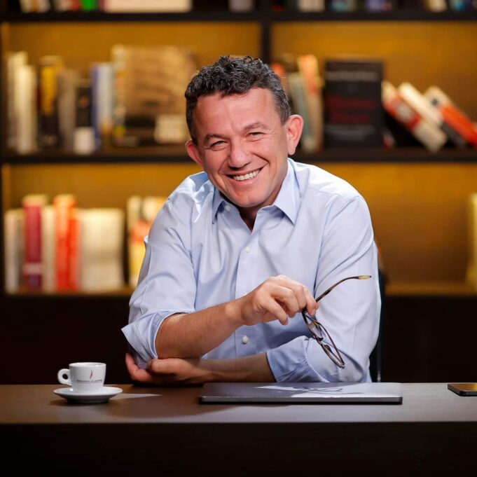 opozita-duhet-te-shkoje-ne-darke-me-kryeministrin,-ta-degjoje-c’ka-te-thote