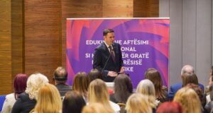 Abdixhiku kritikon Kurtin: Nuk është patriotizëm me të ikë 50 mijë njerëz nga Kosova abdixhiku-kritikon-kurtin:-nuk-eshte-patriotizem-me-te-ike-50-mije-njerez-nga-kosova