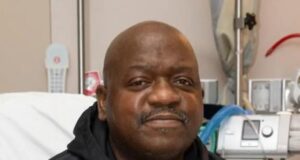 Vdes njeriu që kishte transplantuar për herë të parë veshkën e derrit vdes-njeriu-qe-kishte-transplantuar-per-here-te-pare-veshken-e-derrit