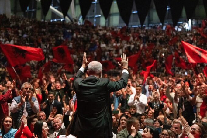 rama-kerkon-hapjen-e-nje-kapitulli-te-ri-vellazerimi,-rendi-evropian-dhe-paqeje-me-prosperitet-me-greqine