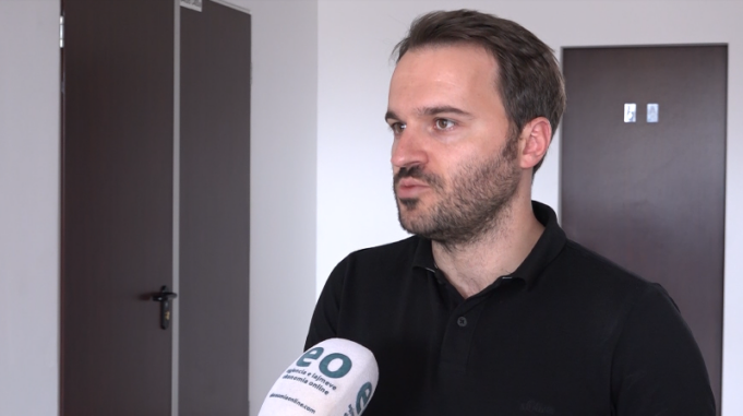 kurti-po-e-ngreh-vallen-e-memli-po-e-sille-mindilin