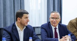 Hamza: Lajm i mirë që tashmë zgjedhjet e parakohshme janë pjesë e diskutimeve publike hamza:-lajm-i-mire-qe-tashme-zgjedhjet-e-parakohshme-jane-pjese-e-diskutimeve-publike