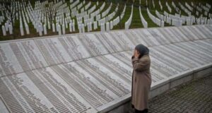 BE paralajmëron Serbinë: Kushdo që vë në dyshim gjenocidin e Srebrenicës s’ka vend në Evropë be-paralajmeron-serbine:-kushdo-qe-ve-ne-dyshim-gjenocidin-e-srebrenices-s’ka-vend-ne-evrope