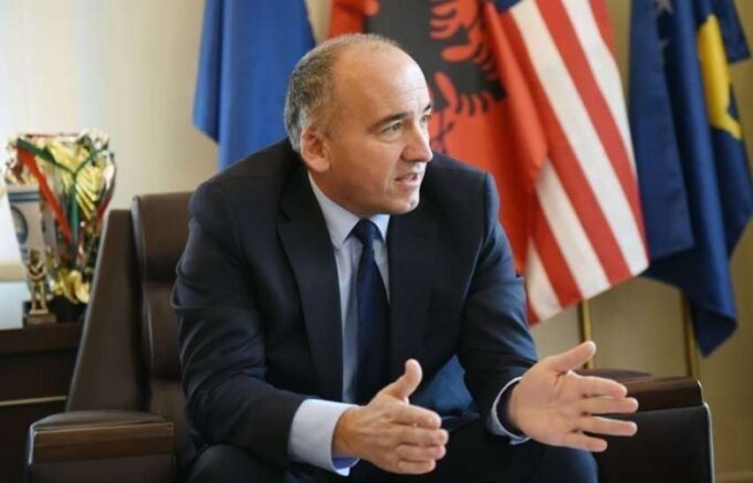 muhaxheri:-svecla-eshte-ne-koordinim-me-serbine-per-sa-i-perket-konfiskimit-te-armatimit-ne-veri- 