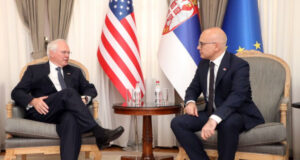 Vuçeviç e Hill diskutojnë për situatën “problematike” në Kosovë vucevic-e-hill-diskutojne-per-situaten-“problematike”-ne-kosove