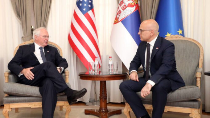 vucevic-e-hill-diskutojne-per-situaten-“problematike”-ne-kosove