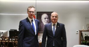 Hasani pret Tomlinson: Dialog i mirë politik me Mbretërinë e Bashkuar hasani-pret-tomlinson:-dialog-i-mire-politik-me-mbreterine-e-bashkuar