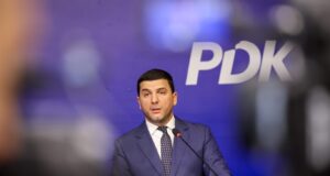 Krasniqi: Në takimin me Kurtin nuk kemi arritur asnjë marrëveshje – Përpara kam takuar kolegët nga opozita krasniqi:-ne-takimin-me-kurtin-nuk-kemi-arritur-asnje-marreveshje-–-perpara-kam-takuar-koleget-nga-opozita