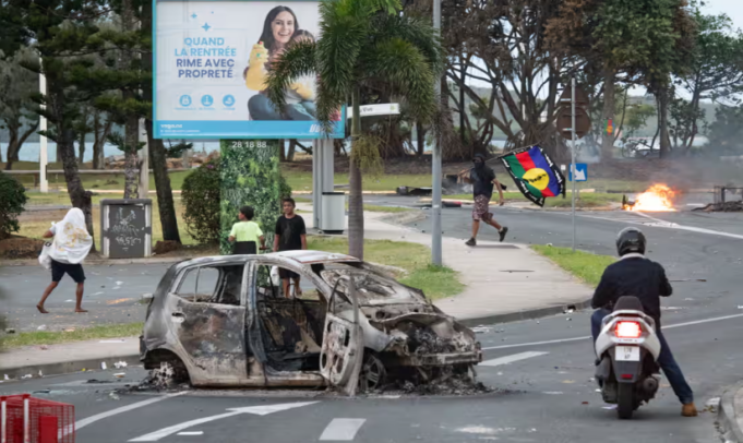 tre-persona-te-vdekur-ne-kaledonine-e-re-teksa-trazirat-vazhdojne