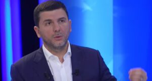 Krasniqi: Para Kurtit kam takuar Abdixhikun e Haradinajn, u kam kërkuar të bëhemi bashkë që të kërkojmë shkuarjen në zgjedhje krasniqi:-para-kurtit-kam-takuar-abdixhikun-e-haradinajn,-u-kam-kerkuar-te-behemi-bashke-qe-te-kerkojme-shkuarjen-ne-zgjedhje