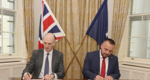 Ministria e Mbrojtjes e Kosovës nënshkruan memorandum mirëkuptimi me Britaninë dhe Irlandën e Veriut ministria-e-mbrojtjes-e-kosoves-nenshkruan-memorandum-mirekuptimi-me-britanine-dhe-irlanden-e-veriut