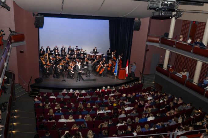 ministrja-gervalla-ne-kanada,-me-koncert-nis-java-kulturore-ne-shenim-te-25-vjetorit-te-mikpritjes-se-refugjateve