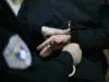 Prangoset i dyshuari për veprat “Kanosje, posedim i narkotikëve dhe armëmbajtje pa leje” prangoset-i-dyshuari-per-veprat-“kanosje,-posedim-i-narkotikeve-dhe-armembajtje-pa-leje”