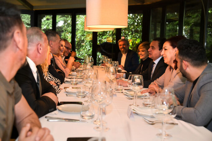 kurti-bisedon-me-perfaqesuesit-e-komuniteteve-joshumice-per-kohen-me-te-pertashme-per-mbajtjen-e-zgjedhjeve