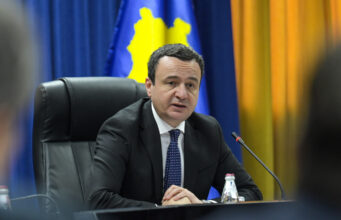 Kurti: Beogradi zhvillon parada ushtarake aty ku u gjetën trupat e pajetë të 744 shqiptarëve nga Kosova kurti:-beogradi-zhvillon-parada-ushtarake-aty-ku-u-gjeten-trupat-e-pajete-te-744-shqiptareve-nga-kosova