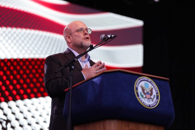 hovenier:-shba-te-duan-bashkepunim-me-te-ngushte-me-kurtin-–-kosoves-i-duhet-mbeshtetja-amerikane-per-t’i-arritur-synimet